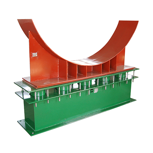 帶四氟滑闆鞍式(shi)滑動支座彈簧箱(xiāng)支座